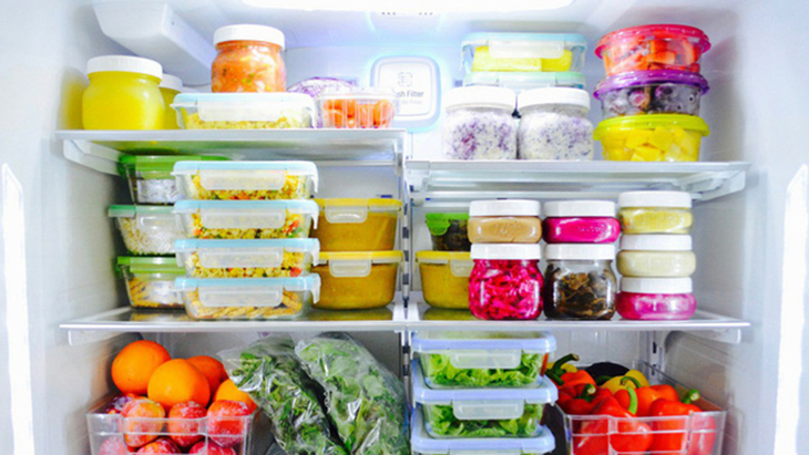 Tránh mở cửa tủ quá lâu và chứa lượng thực phẩm vừa đủ