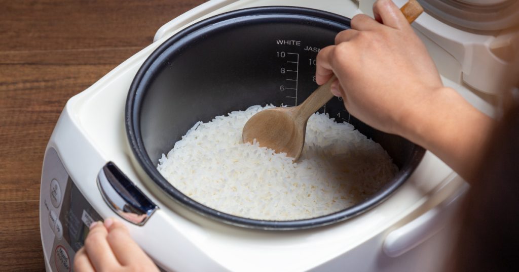 Để chế độ giữ ấm (Warm) quá lâu