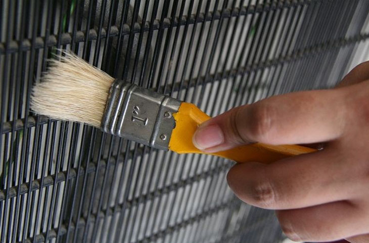 Vệ sinh dàn ngưng thường xuyên