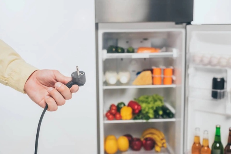 Tác hại từ việc rút điện tủ lạnh ban đêm